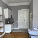 Bismarcks Apartment *